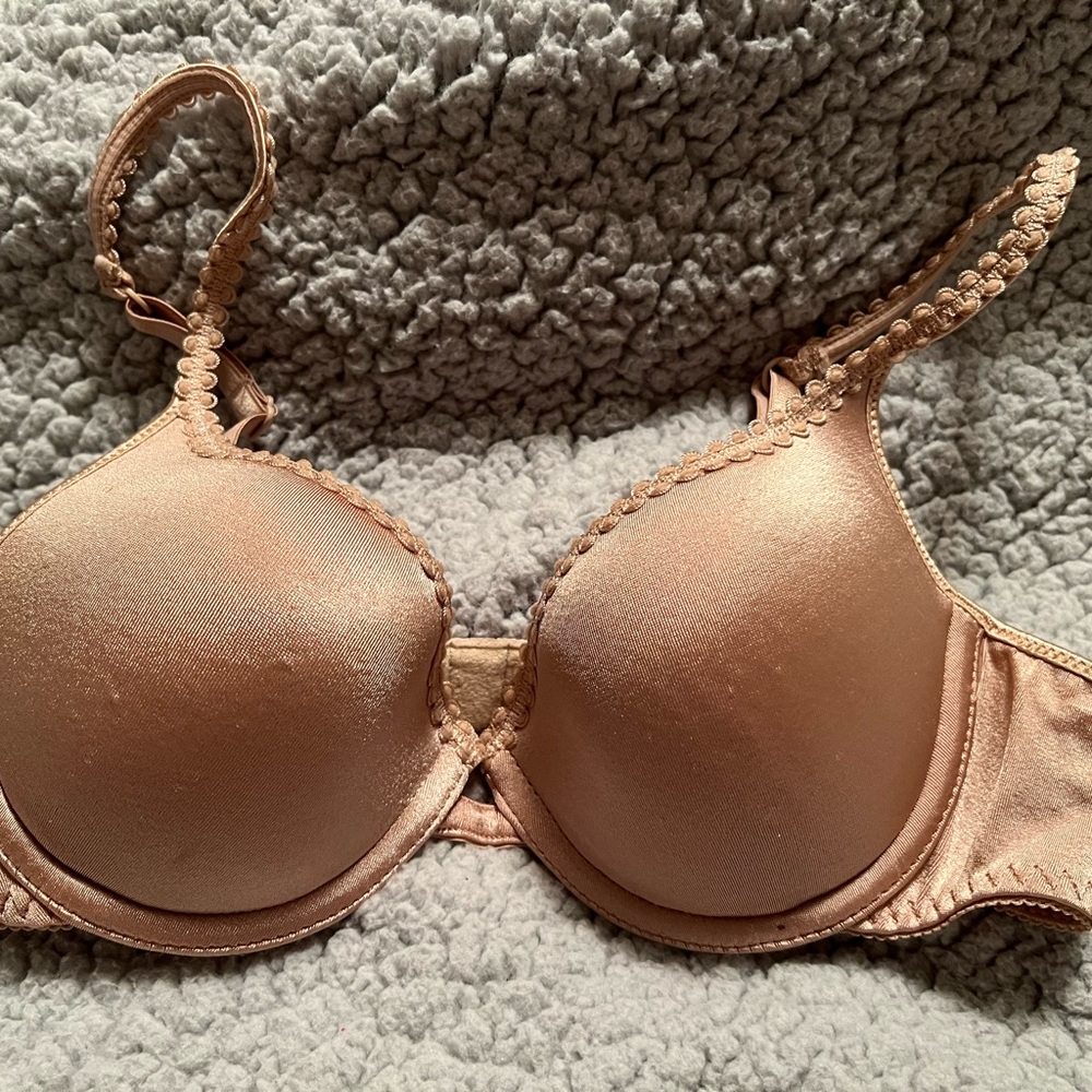 Wonderbra 36A like new nude in color